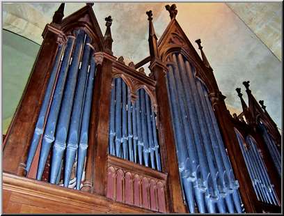 Buffet de l'orgue de l'église de Varennes-en-Allier - Photo Michel Godard