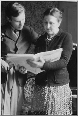 Le violoniste Ivry Gitlis en compagnie de Céliny Chailley-Richez, Arradon, Morbihan, juillet 1938