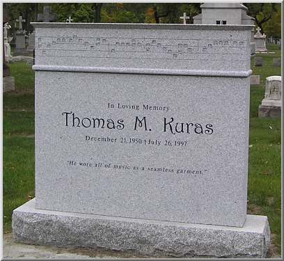 Tombe et monument funéraire de Tom Kuras