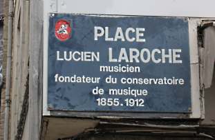 Plaque sur la Place Lucien Laroche, Vannes