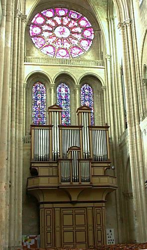 Mantes - Le nouvel orgue - Photo © Marie-France Chatelais, 2003 - Spécialement pour Musica et Memoria.