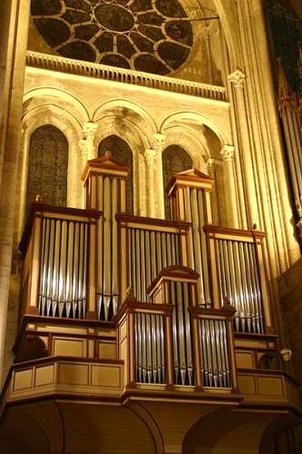 Mantes - Le nouvel orgue - Photo © Marie-France Chatelais, 2005 - Spécialement pour Musica et Memoria.