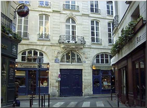 27 rue Saint-André-des-Arts à Paris VIe