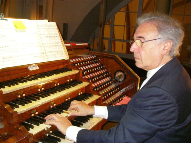 Michel Pinte à l'orgue Walker de la cathédrale de Riga (Lettonie), le 29 août 2007