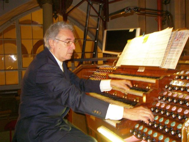 Michel Pinte à l'orgue Walker de la cathédrale de Riga (Lettonie), le 29 août 2007