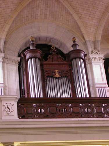 Église Saint-Sever, Rouen: le grand orgue - Photo © Jean-René Phelippeau, 2004.