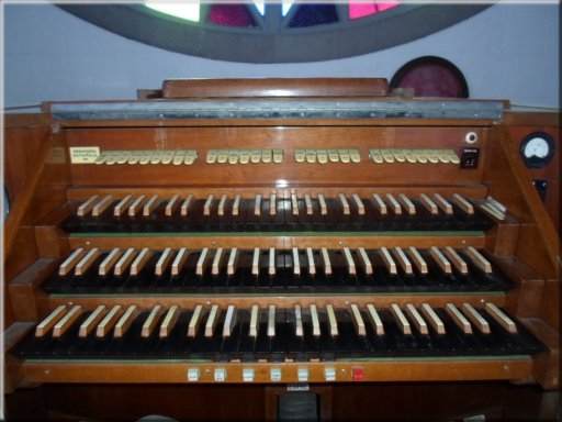 Claviers du Grand-orgue de tribune de la cathédrale Notre-Dame de Tanger