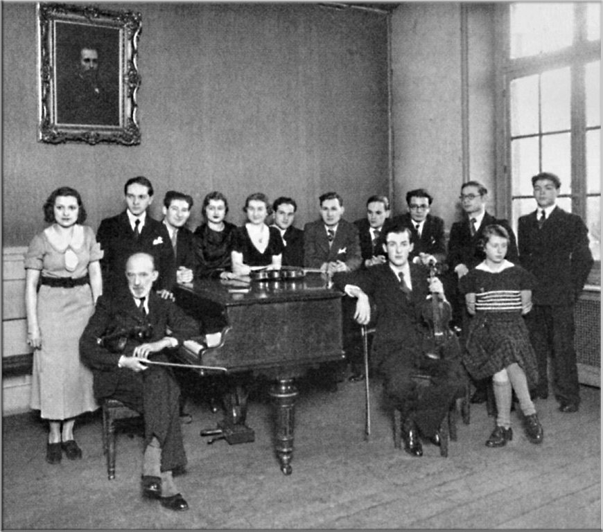 Conservatoire de Paris, rue de Madrid, classe de violon d'André Tourret en 1936