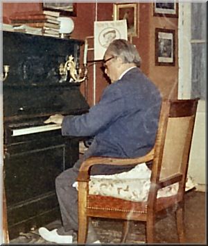 Marcel Vidal Saint-André chez lui en 1968