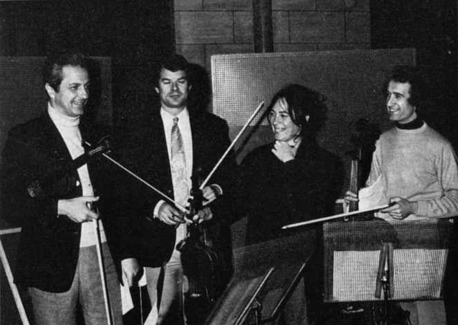 Le Quatuor de Paris, vers 1973. De gauche à droite : Luben Yordanoff, Jean-Louis Ollu, Davia Binder et Guy Besnard