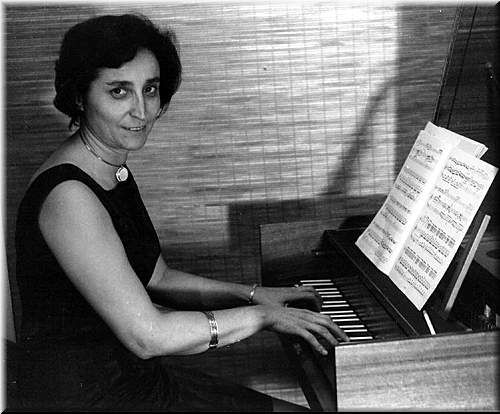 Elisabeth Havard de la Montagne (1927-1980) au clavecin, - 1973- 