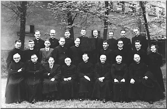 Les professeurs de l'École Saint-Sigisbert de Nancy, vers 1950.